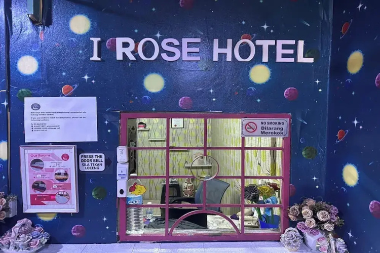 I Rose Budget Hotel