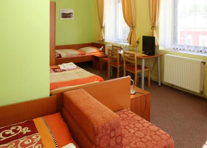 Standard Triple room