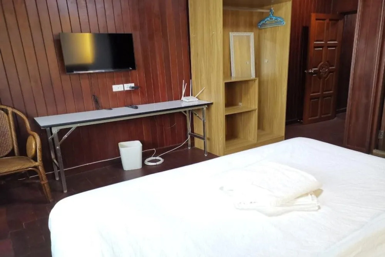 OYO 822 Thai Sabai Hotel
