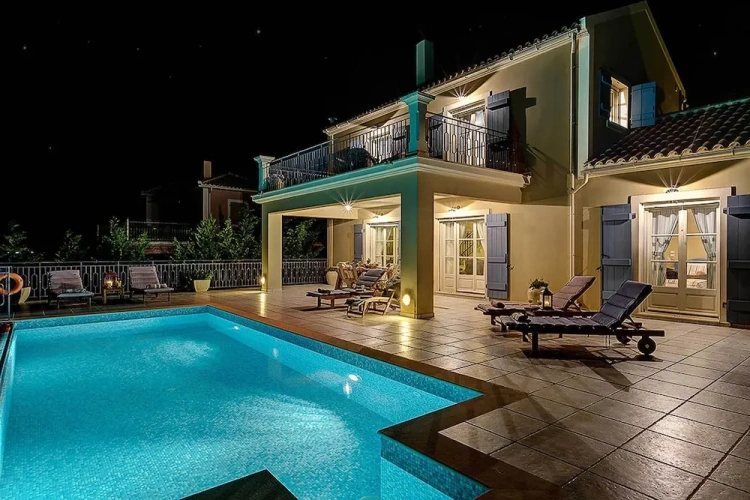 3 Bedrooms Villa with balcony