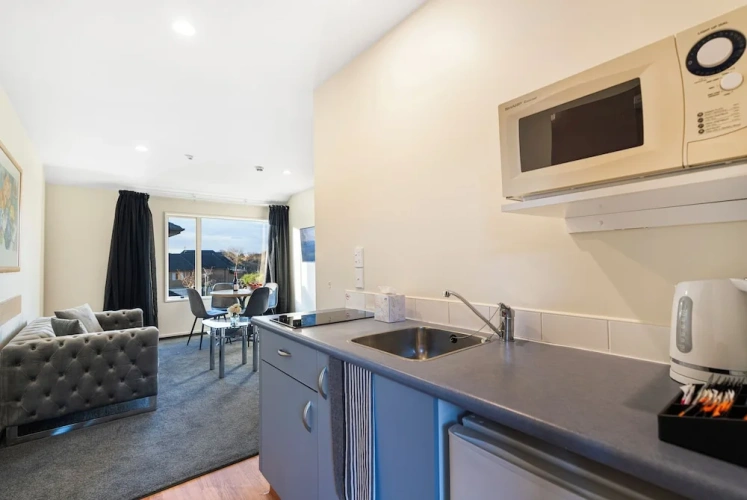 1 Bedroom Standard Double Suite