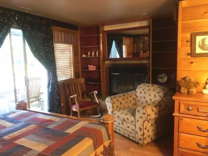 Eagle's Nest Lodge