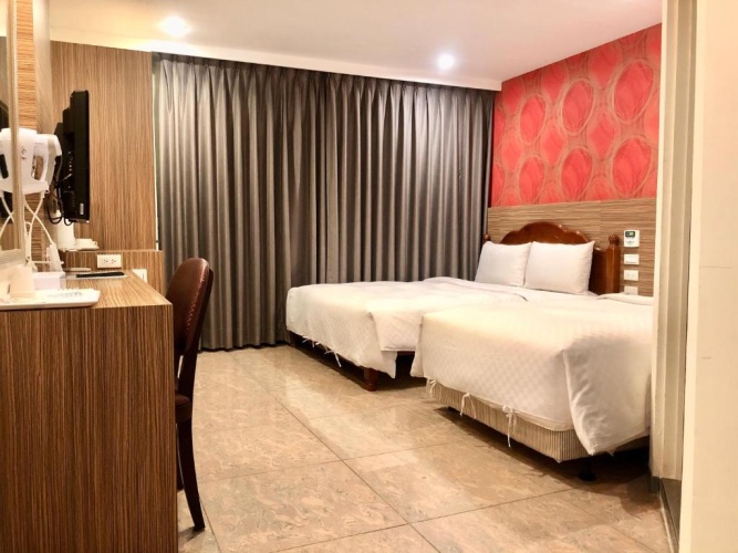 Standard Triple room