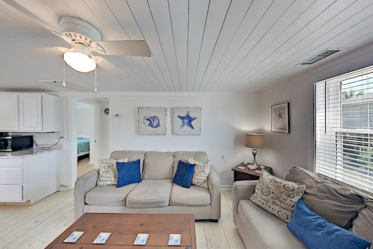 810earu2 2 Bedroom Duplex
