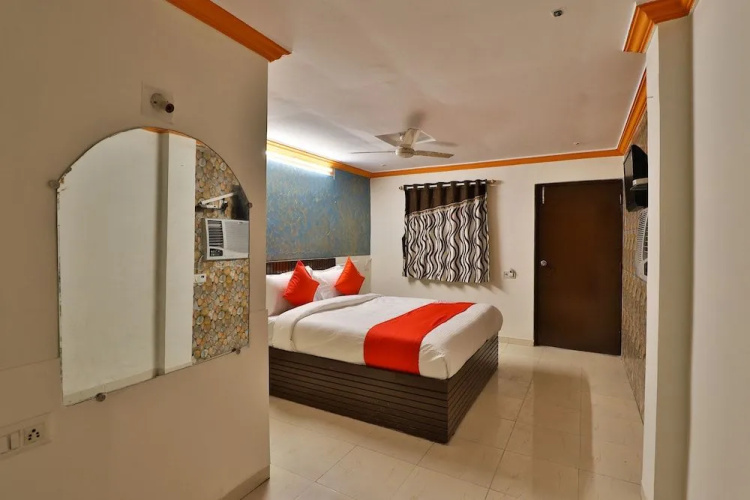 OYO 29318 hotel krishna palace