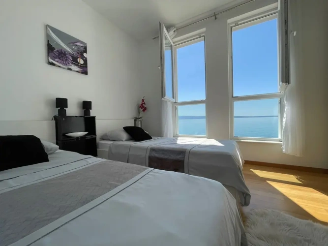 2 Bedrooms Luxury Apartment with balcony and beachfront