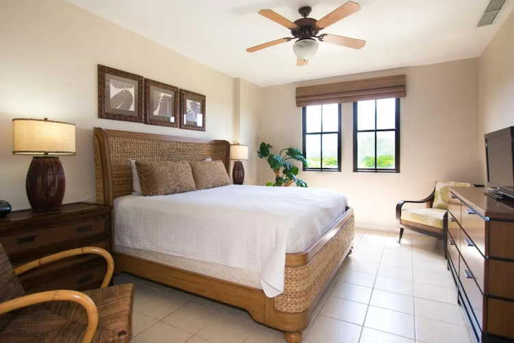 3rd-floor 2-bedroom Condo With Ocean View