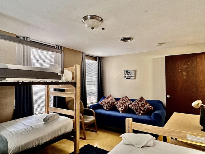 7 Beds Explore Downtown Pittsburgh Large Groups
