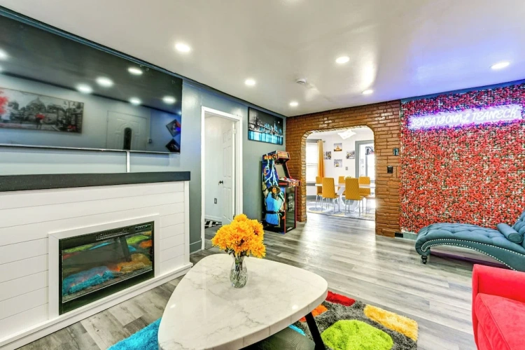 3 Bedrooms Apartment