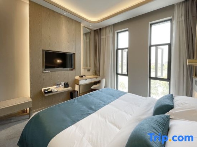 Business Double room with river view