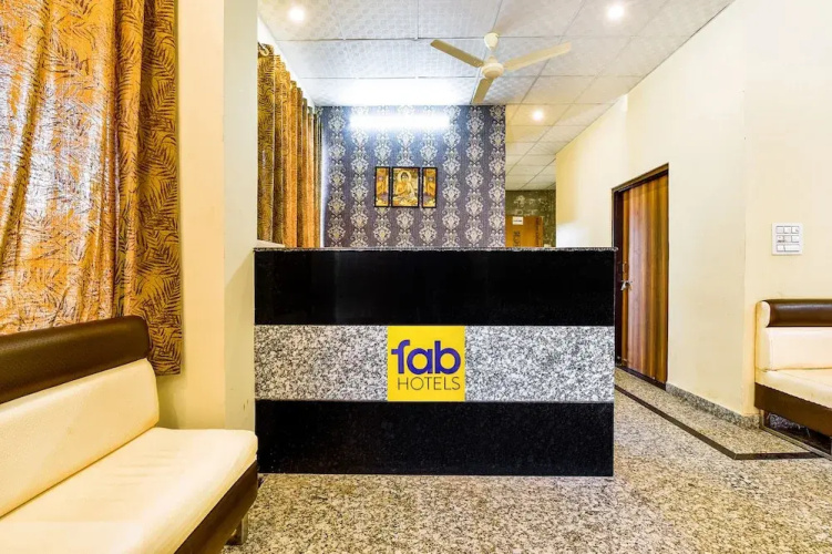 Fabhotel Golden Manor Inn
