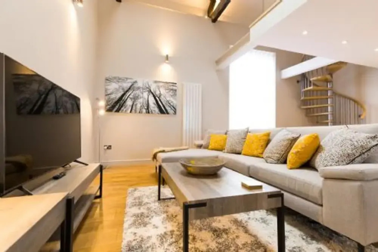 Host Stay Oddfellows Hall