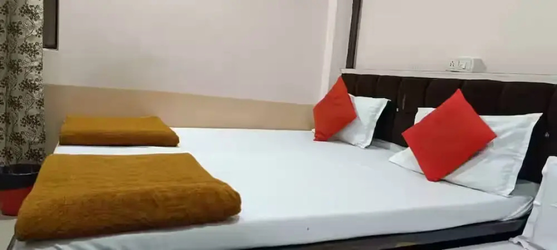 Hotel H M International