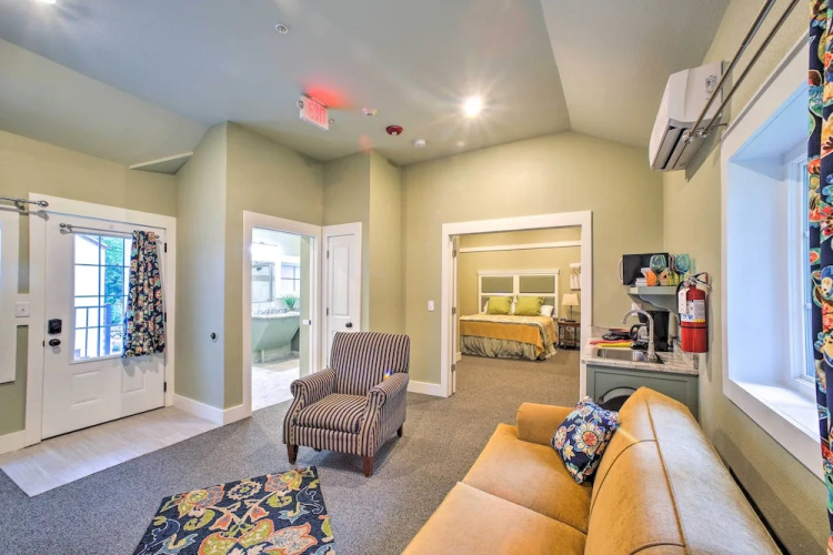 Steps to Branson Landing: Cozy Downtown Cottage!