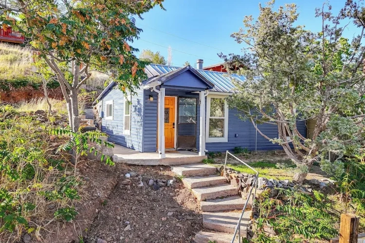2 Bedrooms Cottage