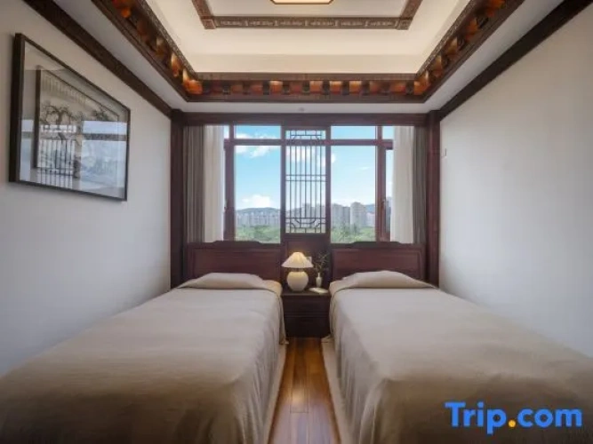 4 Bedrooms Suite with lake view