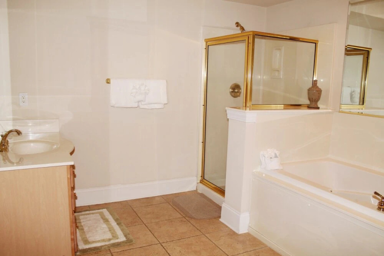 512 Edgewater