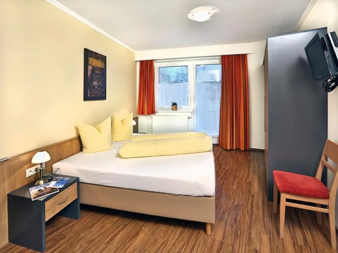 2 Bedrooms Apartment