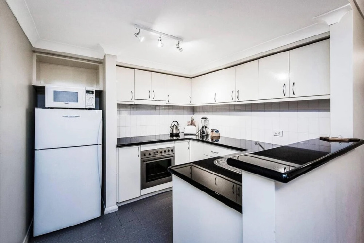 Two bedroom Apt next to Perth CBD with Parking.