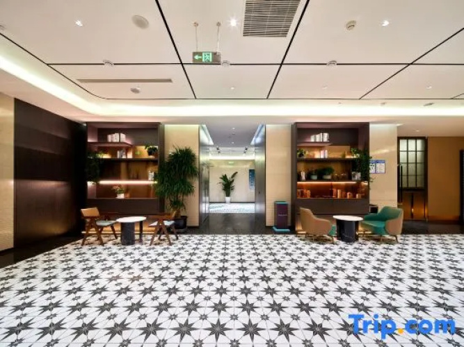 Wuduo Lanyue Hotel (Baoding Military Academy Square Hebei University Store)