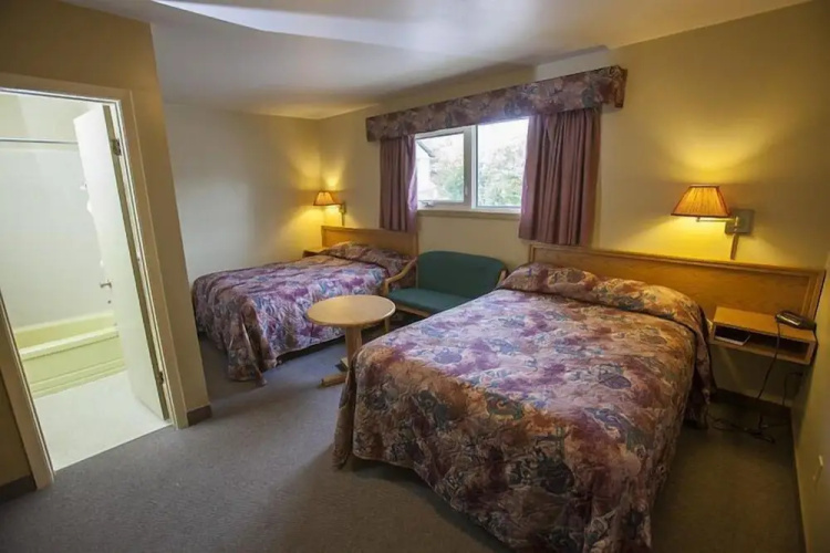 Lake-Vu Motel