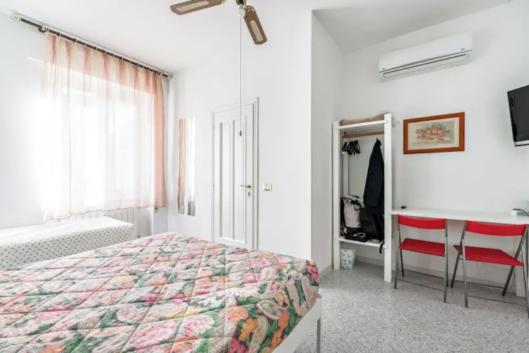 Lia Rooms 2