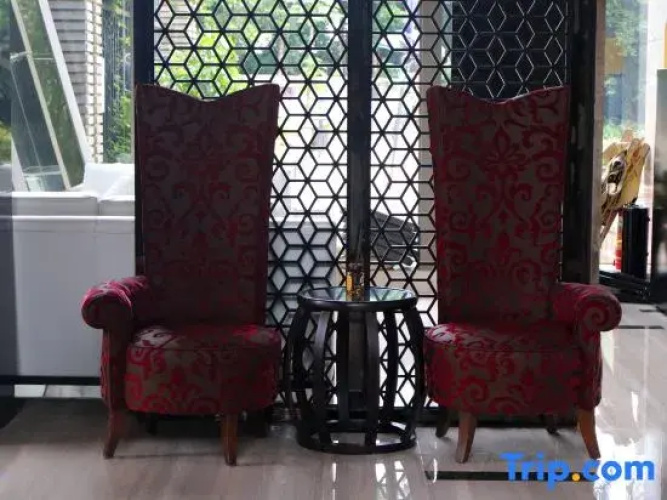 Oriental Courtyard Hotel