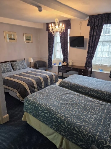 Standard Quadruple Family room