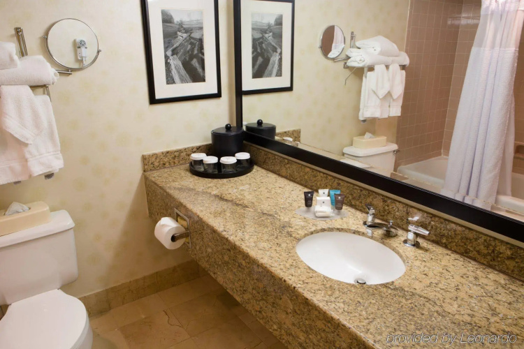 Crowne Plaza Hotel Madison