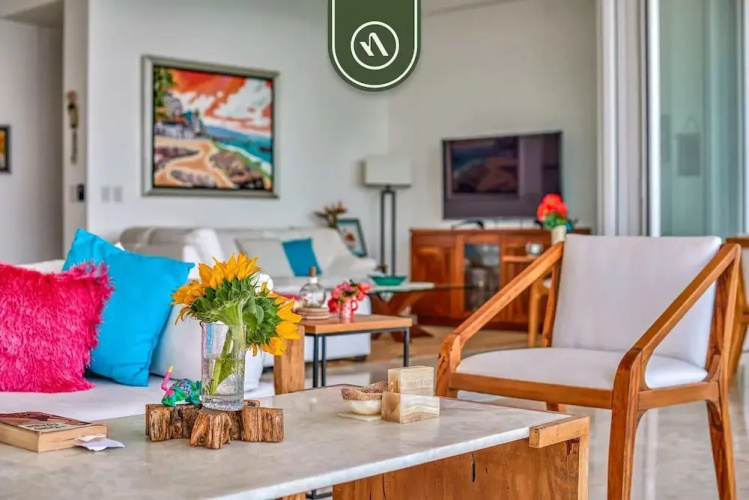 Luxurious 2 BR Condo - Oceanfront - Infinity Pools