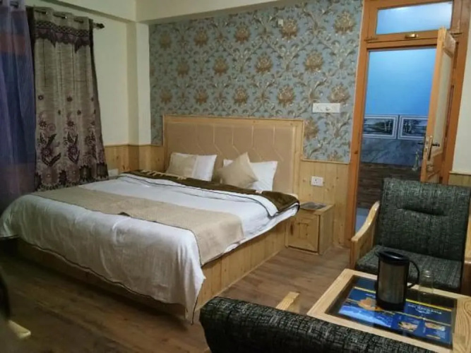 Pine Wood Inn Tosh