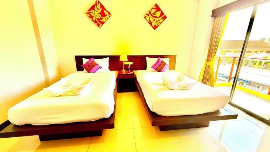 Deluxe Twin room with balcony