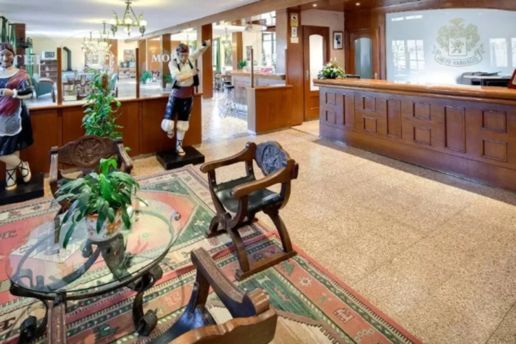 Hotel Mora
