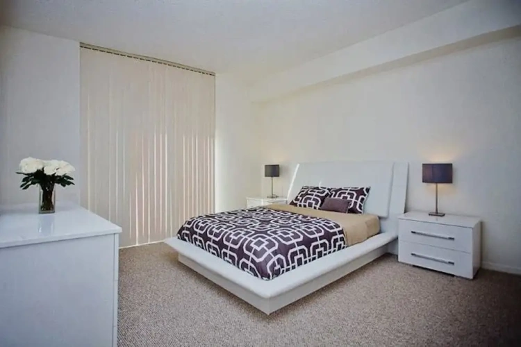 2 Bedrooms Luxury Apartment with balcony