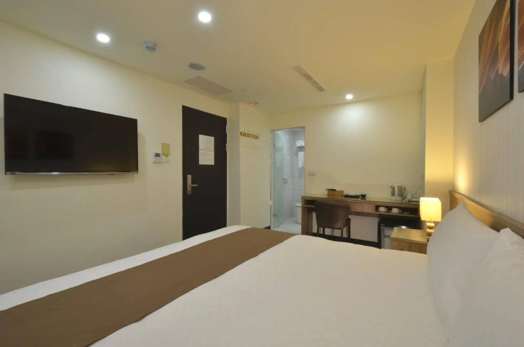 Plus Hotel
