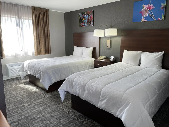 Voyager Resort Inn