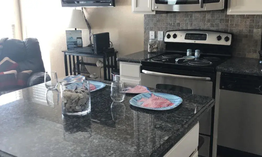 Seascape 1107 - 2 Br Condo