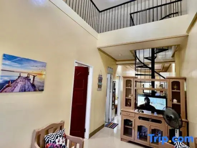 Nielo's Apartment (Door 5)