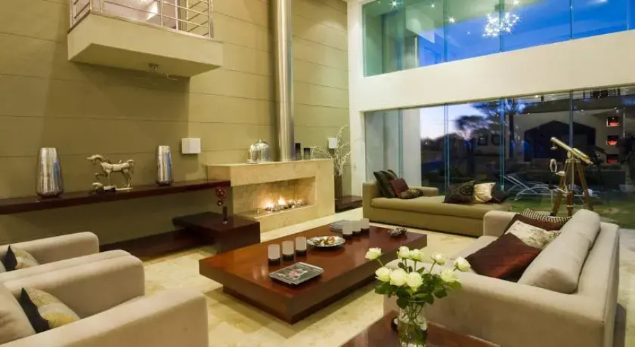 Hollywood Mansion