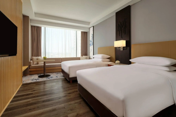 Standard Quadruple Club room