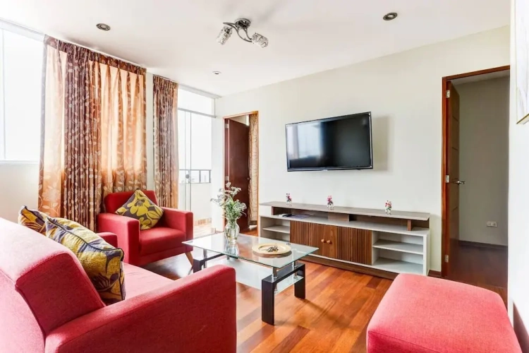 3 Bedrooms Apartment