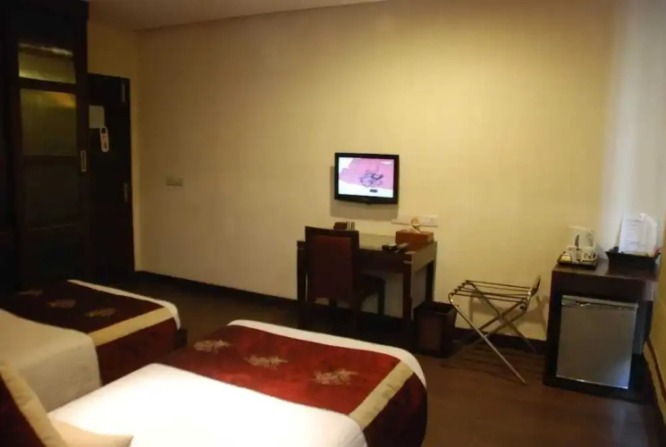Apartment 52