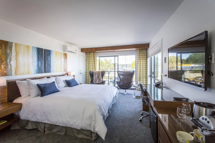 Qualicum Beach Inn