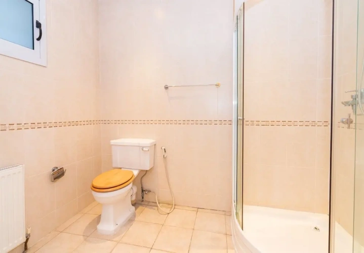 3 Bedrooms Apartment