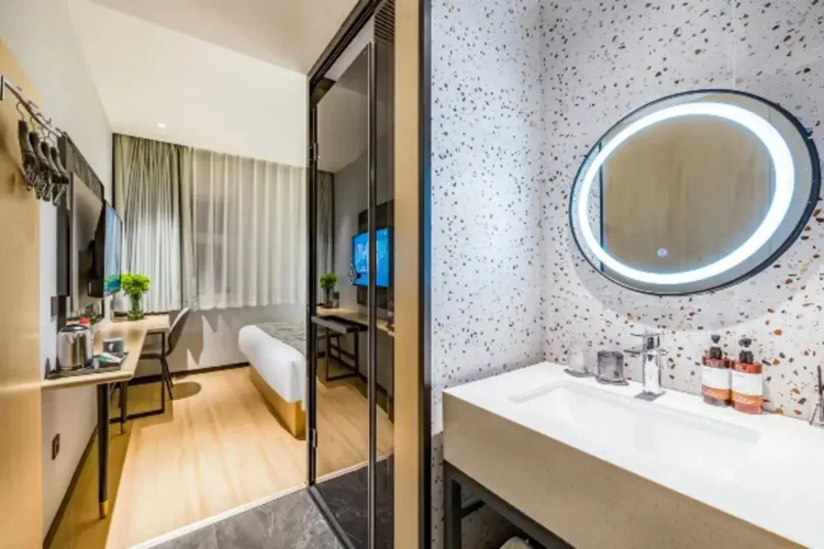 Chonpines Hotel (Beijing Tongzhou Orchard Universal Resort)
