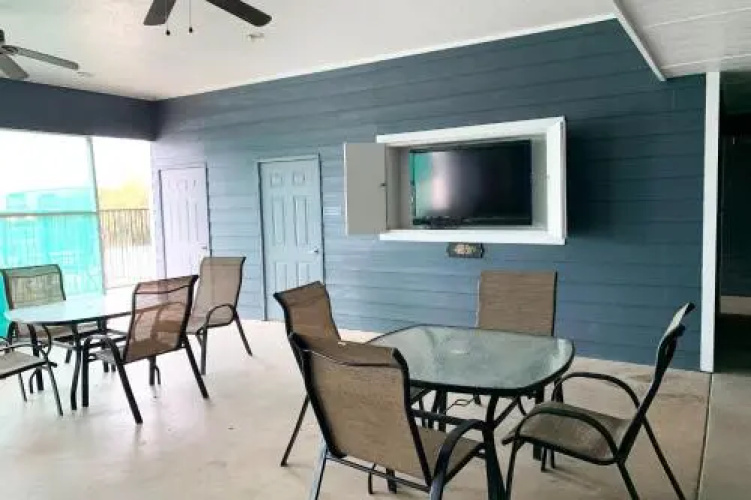 Southern Inn & Suites