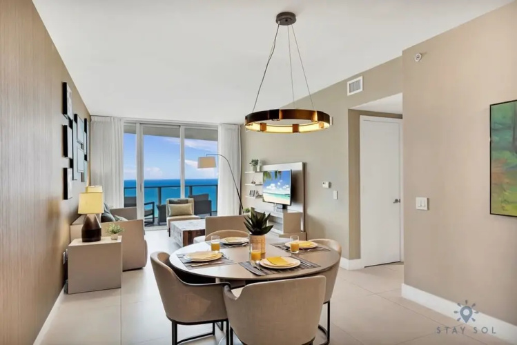Insane Ocean View Balcony Beachfront Condo Pool