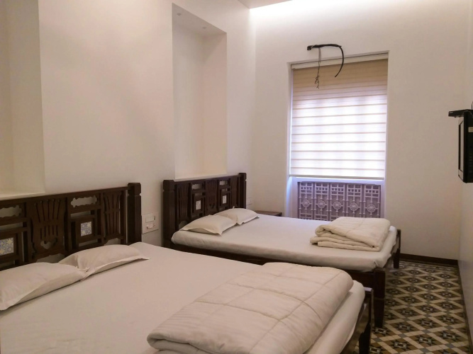 Carlton Hotel