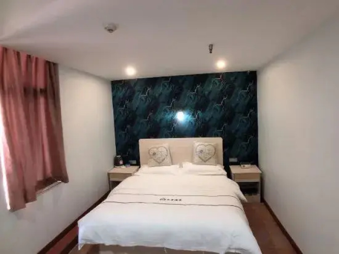 AiXi Traving with hostel
