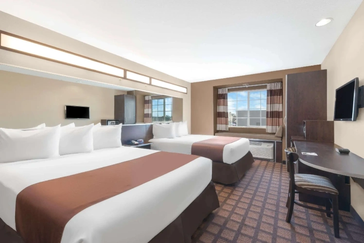 Deluxe Quadruple Suite